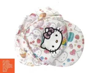 Hello kitty kasket fra H&M (str. 110)