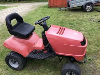 Honda havetraktor m V motor 530cc u/ klippebord