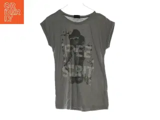 T shirt fra MM (str. 134/140)