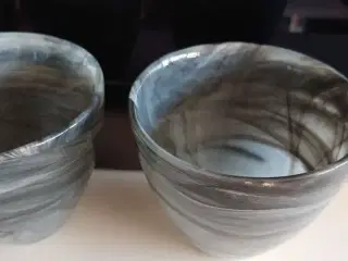 4 grå glas skåle