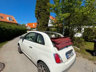 Velholdt og charmerende Fiat 500 C med soltag – pe