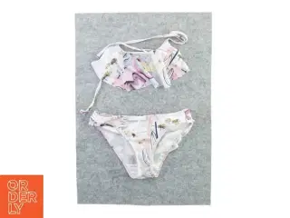 Bikini fra Molo (str. 146)