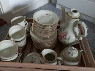 Kaffe og spisestel.