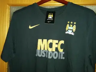 MANCHESTER CITY FAN T.SHIRT, NY MED MÆRKER,XL