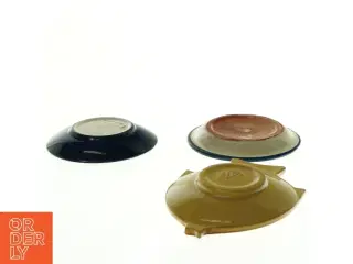 Keramikskåle med havTre signerede keramikskåle  (str. 15 cm)