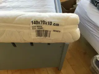 Junior seng med Madres 140 + 70+10 cm.