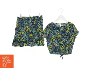 Sæt (2 dele), top og shorts fra Only (str. 140 cm)