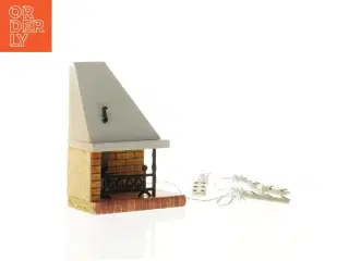 Miniaturpejs med lyskæde (str. 10,5 x 8 x 4 cm)