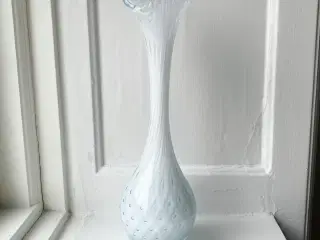 Hvidt glas m bobler, klar bund