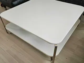 Hvidlakeret sofabord 