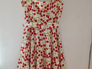 Supersmuk, unika, retro kirsebær kjole
