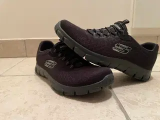 Sorte Skechers sko, str 38, nye