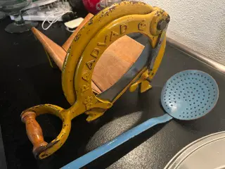 Raadvad brødskærer