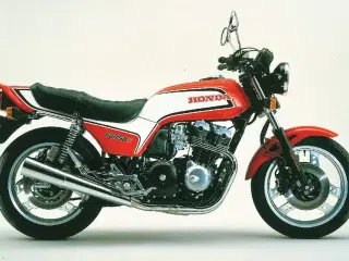 Søger honda cb 750/900 sæde og sideskjolde 