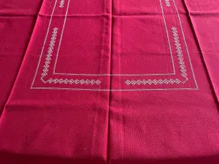 Retro Borddug vinrød broderet 105x145