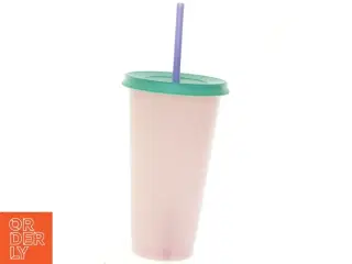 Plastik drikkedunk med låg og sugerør (str. 18 cm)