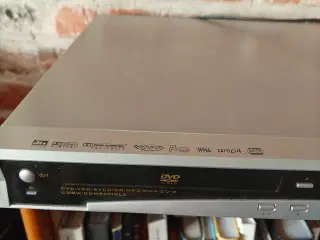5.1 surround-forstærker med DVD/CD-afspiller: