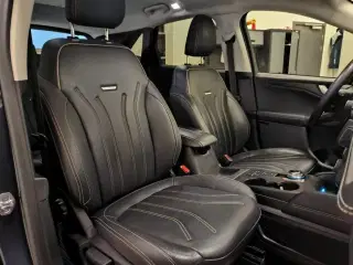 Ford Kuga 2,5 HEV Vignale CVT
