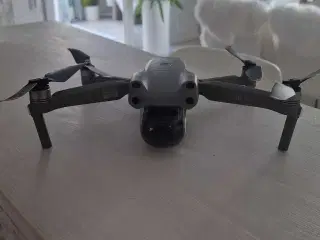 DJI Air2s med tilbehør. 