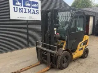 Gaffeltruck med udstyr