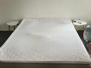 160x200 cm Ikea seng 