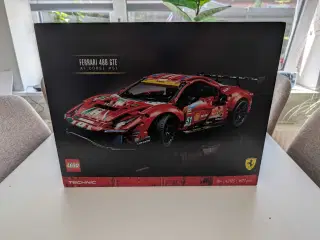 LEGO Technic Ferrari 488 GTE Af Corse