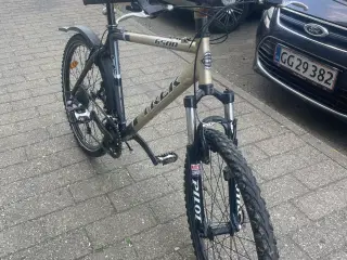 mountainbike.Trek  26 tommer.     aluminum ,