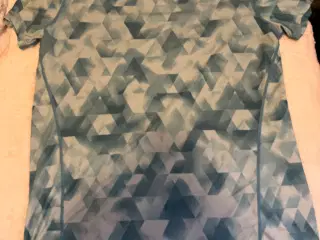 Løbetrøje fra H&M.