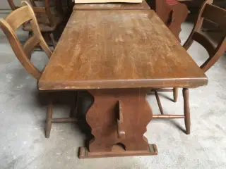 Massiv egetræsbord