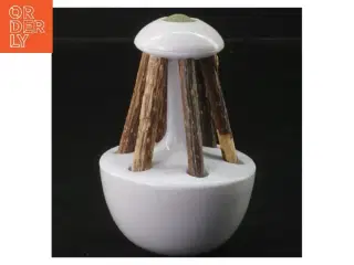 Kattelegetøj med plads til kugle af kattenip (str. 11 cm)