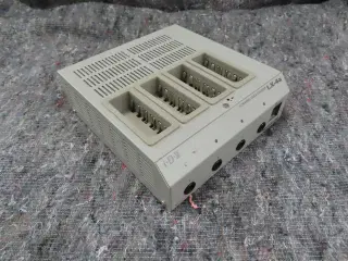 Oplader til 4 Batterier - I.D.K LX-4a (MOMSFRI)