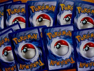 Diverse Pokémon kort