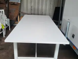 Spisebord+ekstra plade med 10 stole 