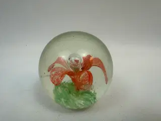 Ældre brevpresse i glas