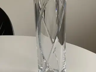 Vase i krystalglas - høj og slank