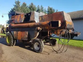 Dronningborg 7000 Sælges i dele/For parts