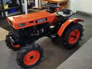 Kompakt traktor (Kubota b 6000)