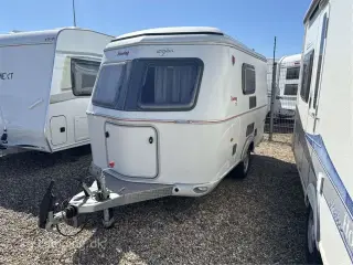 2012 - Hymer Touring Familia 310   Kompakt retrovogn med lufttelt – perfekt til weekendture