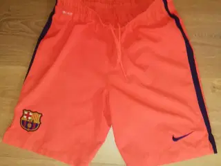 FC BARCELONA SHORTS, STR. L, I FLOT STAND