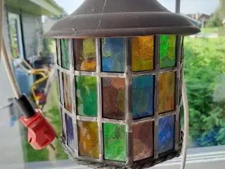 Kobberklampe med blyindfattede.