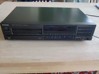 Cd afspiller.Technics