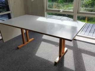 Spisebord med 1 bordplade