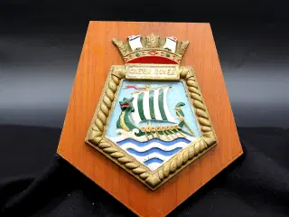 Britisk marinevåbenskjold fra HMS Green Rover