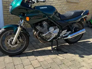 Yamaha XJ600 