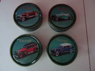 Kagedåser med vintage veteranbil, gl og ubrugte