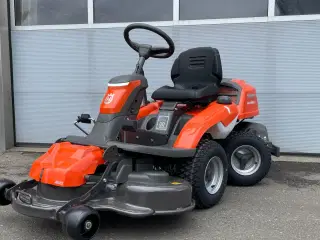 Husqvarna R216Ts Awd inkl. 103cm klipper - NY MODEL