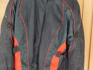 Dame mc jakker og 1 par mc  bukser