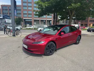 Tesla Model 3  RWD