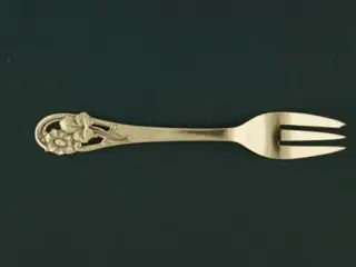 Daisy Kagegaffel, 14½ cm.