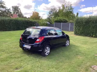 Opel Corsa 1.4  årg. 2008 sort km 190000 